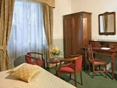 Hotel Minerva Pisa 3*,